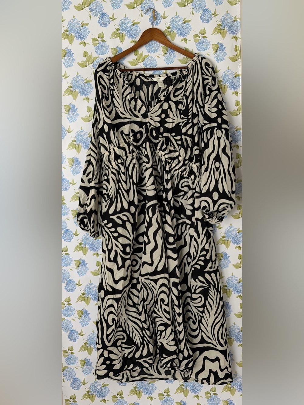 H&M Black and Cream Abstract Print Midi Dress